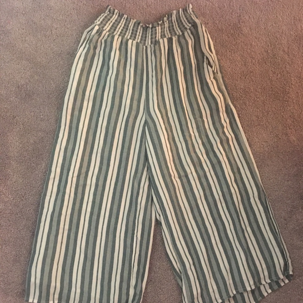 American Eagle Striped Flowy Pant